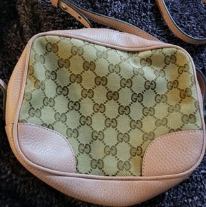 For those on Santas Nice List: Gucci Pink Leather crossbody
